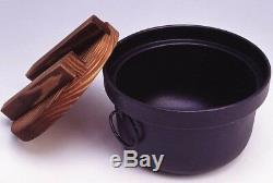 20068 Japanese Rice pot Black Ikenaga Ironworks 3 cups 2L Wooden lid Cast iron