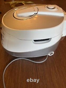 Cuckoo 6-Cup IH Pressure Rice Cooker (CRP-HS0657FW-C)