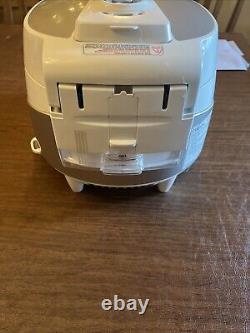 Cuckoo 6-Cup IH Pressure Rice Cooker (CRP-HS0657FW-C)