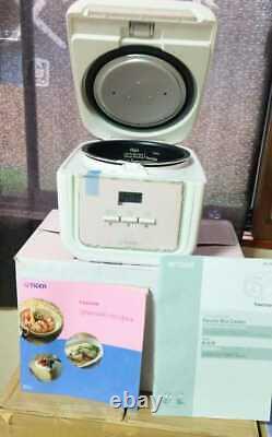 Hello Kitty x TIGER Rice Cooker 3 Cups JAJ-K55W-P Pink 220V BF Plug NEW